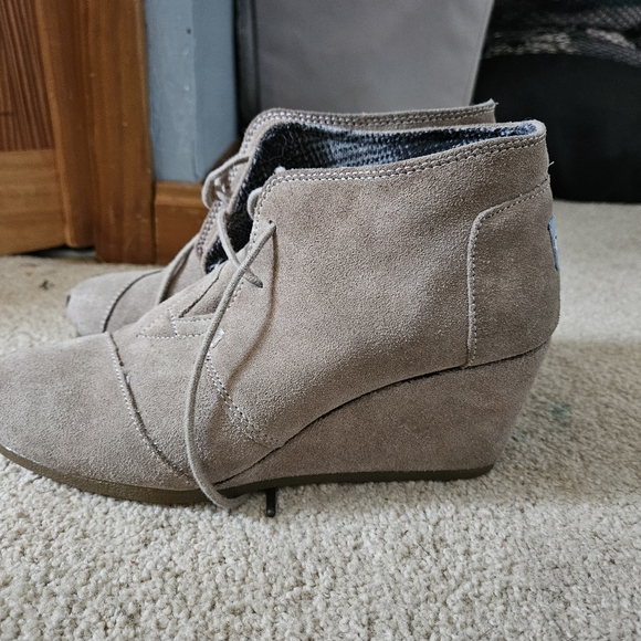 TOMS | Desert Wedge Bootie - Picture 4 of 8